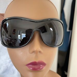 AUTHENTIC DIOR SUN GLASSES